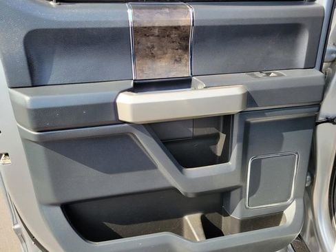 Used 2022 Ford F250 Lariat w/ Black Appearance Package image 27