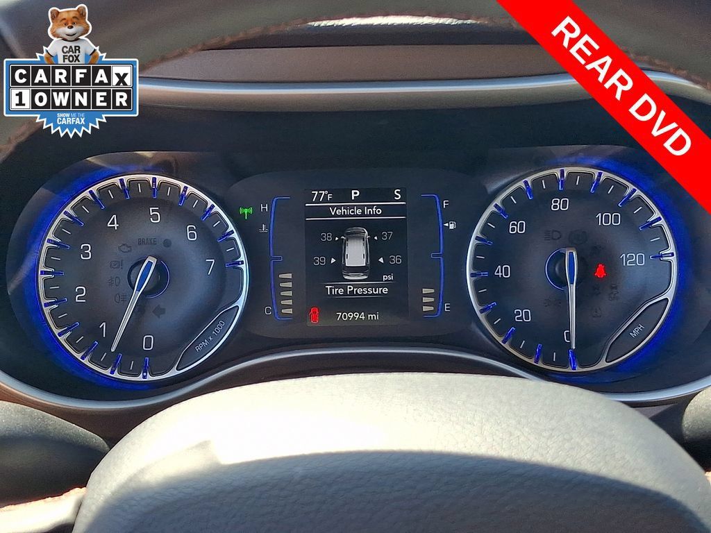 Used 2018 Chrysler Pacifica Touring-L FWD image 21