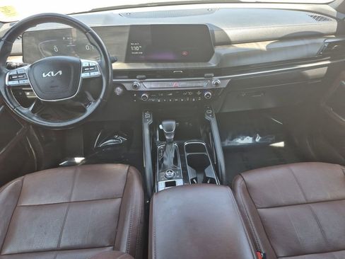 Used 2024 Kia Telluride EX image 16