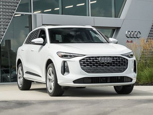 New 2025 Audi Q5 Premium Plus image 1