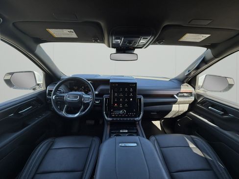 Used 2025 GMC Yukon XL Denali AWD/4WD image 27