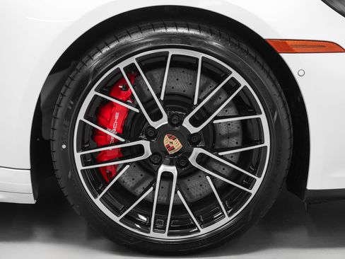 Certified 2026 Porsche 911 Carrera 4S AWD/4WD image 17