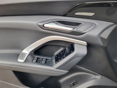 Certified 2025 Audi Q5 Premium Plus w/ Premium Plus image 9