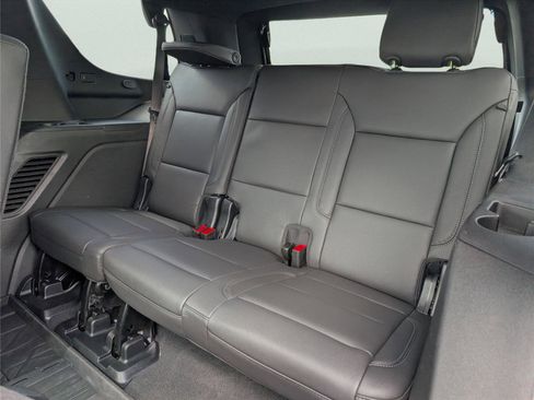 Used 2025 Chevrolet Tahoe Z71 w/ Z71 Off-Road Package image 31