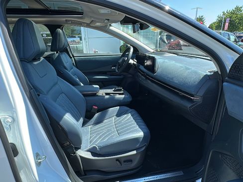 Used 2024 Nissan Ariya AWD image 25