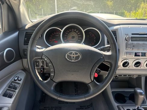 Used 2011 Toyota Tacoma 4x4 Double Cab w/ TRD Sport Pkg image 19
