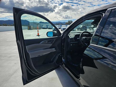 New 2026 Chevrolet Traverse LT w/ Enhanced Driving Package image 21