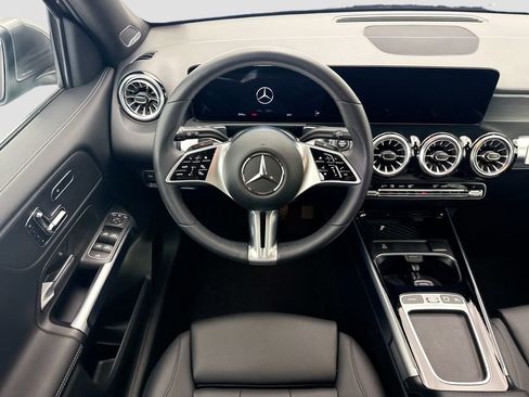 Certified 2025 Mercedes-Benz GLB 250 image 10
