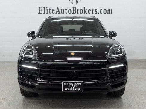 Used 2023 Porsche Cayenne AWD/4WD image 3