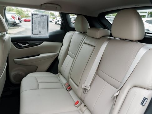 Used 2022 Nissan Rogue Sport SL w/ Premium Package image 23