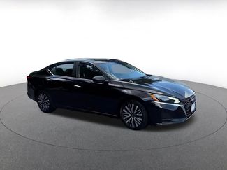 Used 2025 Nissan Altima 2.5 SV FWD video 2