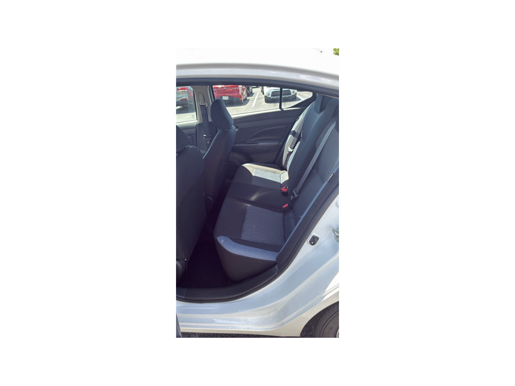 Used 2025 Nissan Versa SV FWD image 10