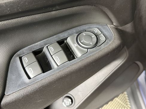 Used 2019 Chevrolet Equinox LT FWD image 25