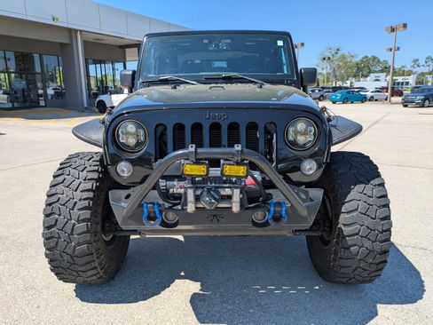 Used 2018 Jeep Wrangler Sport image 9
