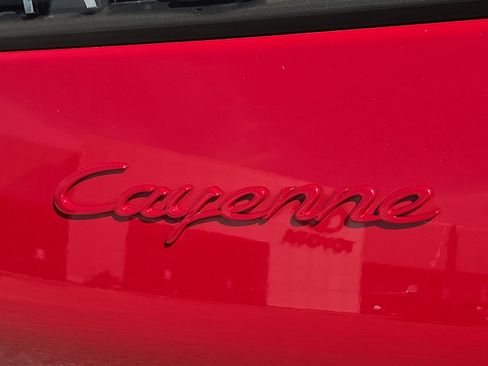 Used 2021 Porsche Cayenne Coupe image 8