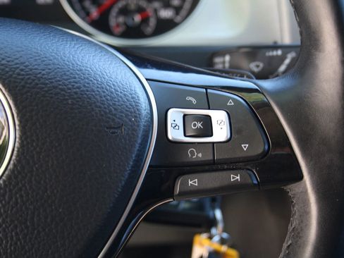 Used 2015 Volkswagen Golf S FWD image 24