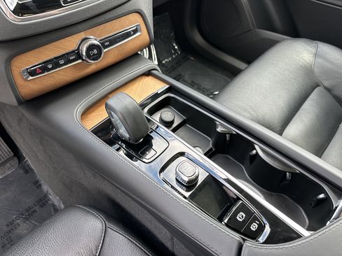 Used 2023 Volvo XC90 B6 Plus AWD/4WD image 26