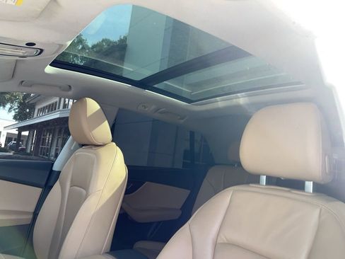 Used 2019 Audi Q8 Premium w/ Convenience Package AWD/4WD image 9