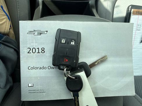 Used 2018 Chevrolet Colorado W/T w/ WT Convenience Package RWD image 23