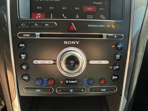 Used 2018 Ford Explorer Platinum AWD/4WD image 36