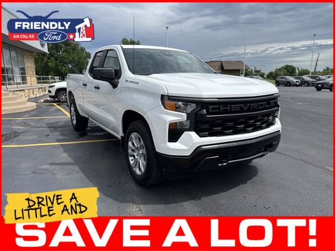 Used 2022 Chevrolet Silverado 1500 W/T w/ WT Value Package AWD/4WD image 3