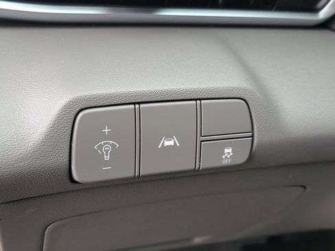 Certified 2023 Hyundai Elantra SEL FWD image 17
