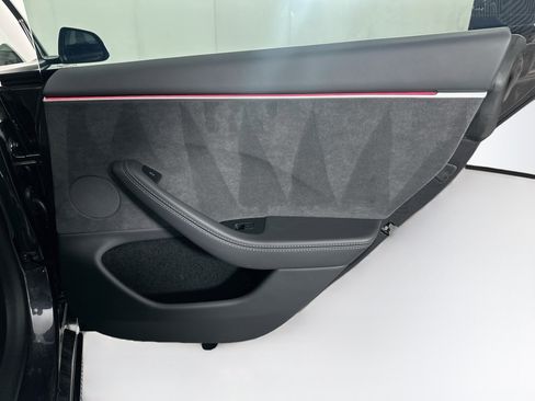 Used 2025 Tesla Model 3 Long Range AWD/4WD image 29