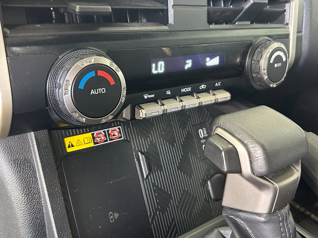 Used 2024 Toyota Tacoma SR5 w/ SR5 Upgrade Package AWD/4WD image 35