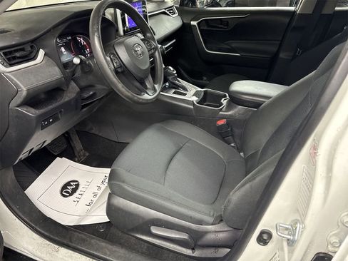 Used 2024 Toyota RAV4 LE FWD image 3