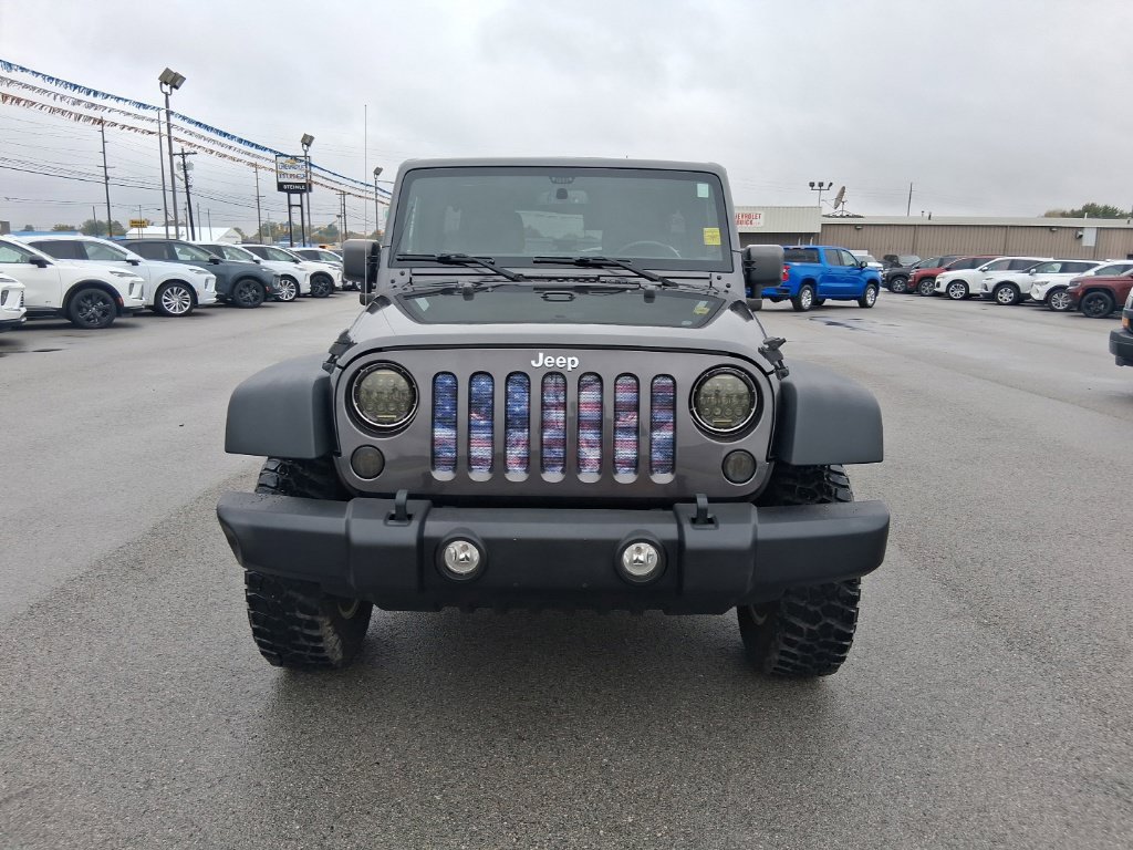 Used 2016 Jeep Wrangler Unlimited Rubicon w/ Connectivity Group AWD/4WD image 4