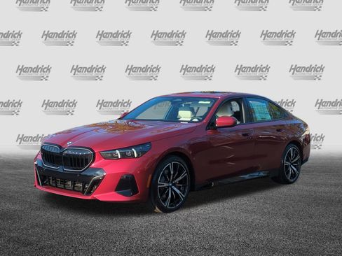 Used 2026 BMW 530i w/ M Sport Package RWD image 5