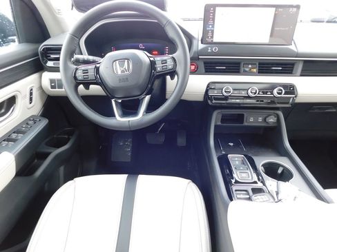 New 2026 Honda Pilot Touring image 17