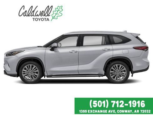 Used 2023 Toyota Highlander Platinum FWD image 8