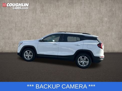 Used 2023 GMC Terrain SLE w/ Driver Convenience Package image 5