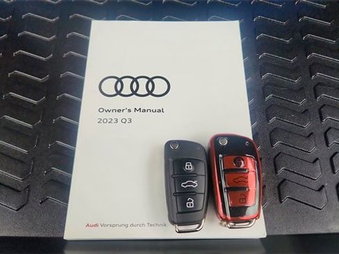 Used 2023 Audi Q3 2.0T Premium Plus w/ Premium Plus Package image 63