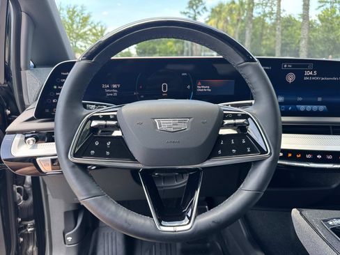 Used 2025 Cadillac Optiq Luxury 2 w/ LPO, Floor Liner Package AWD/4WD image 15