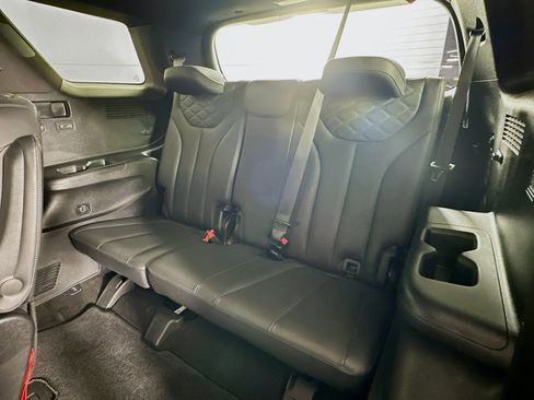 Used 2022 Hyundai Palisade Calligraphy image 30