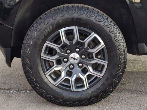 Used 2023 Chevrolet Colorado Z71 w/ Safety Package image 31