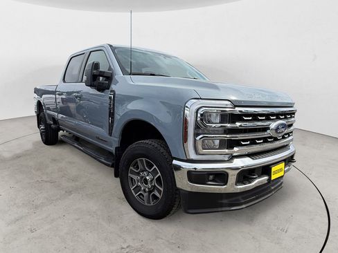 Used 2025 Ford F350 Lariat w/ FX4 Off-Road Package AWD/4WD image 4