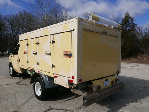 Used 2021 Ford E-450 and Econoline 450 Super Duty image 7