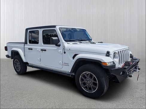 Used 2022 Jeep Gladiator Overland w/ Popular Equipment Package AWD/4WD image 1