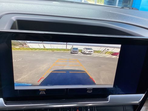 Used 2022 Chevrolet Silverado 1500 LT image 14