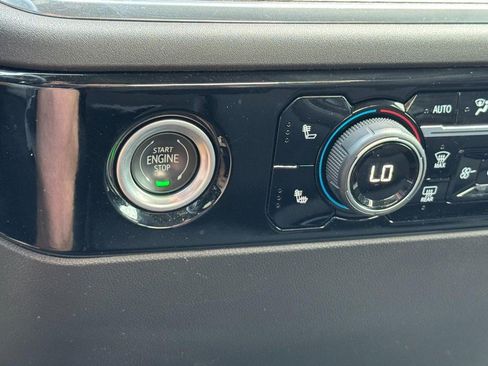 Used 2023 Chevrolet Silverado 1500 LT AWD/4WD image 19