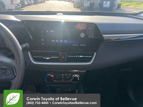Used 2025 Chevrolet TrailBlazer LT AWD/4WD image 11