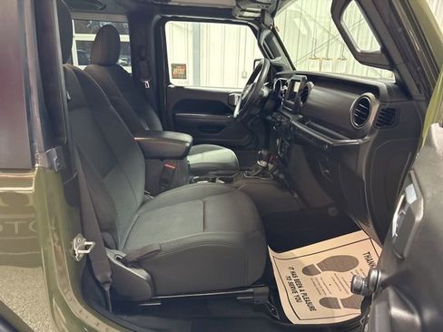 Used 2022 Jeep Wrangler Sport AWD/4WD image 22