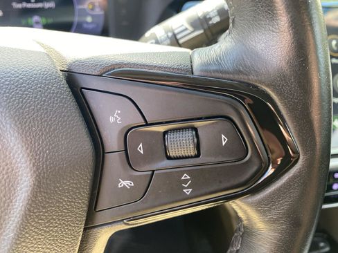 Used 2023 Chevrolet Bolt EUV LT w/ Convenience Package FWD image 19