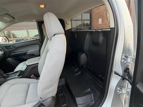 Used 2019 Chevrolet Colorado W/T RWD image 8