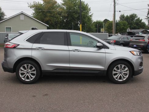 Certified 2022 Ford Edge Titanium image 5