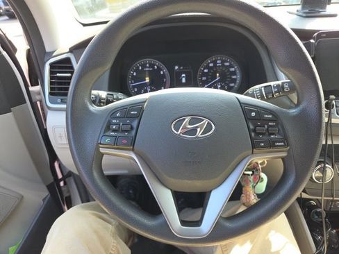 Used 2017 Hyundai Tucson SE w/ SE Popular Package 02 AWD/4WD image 3