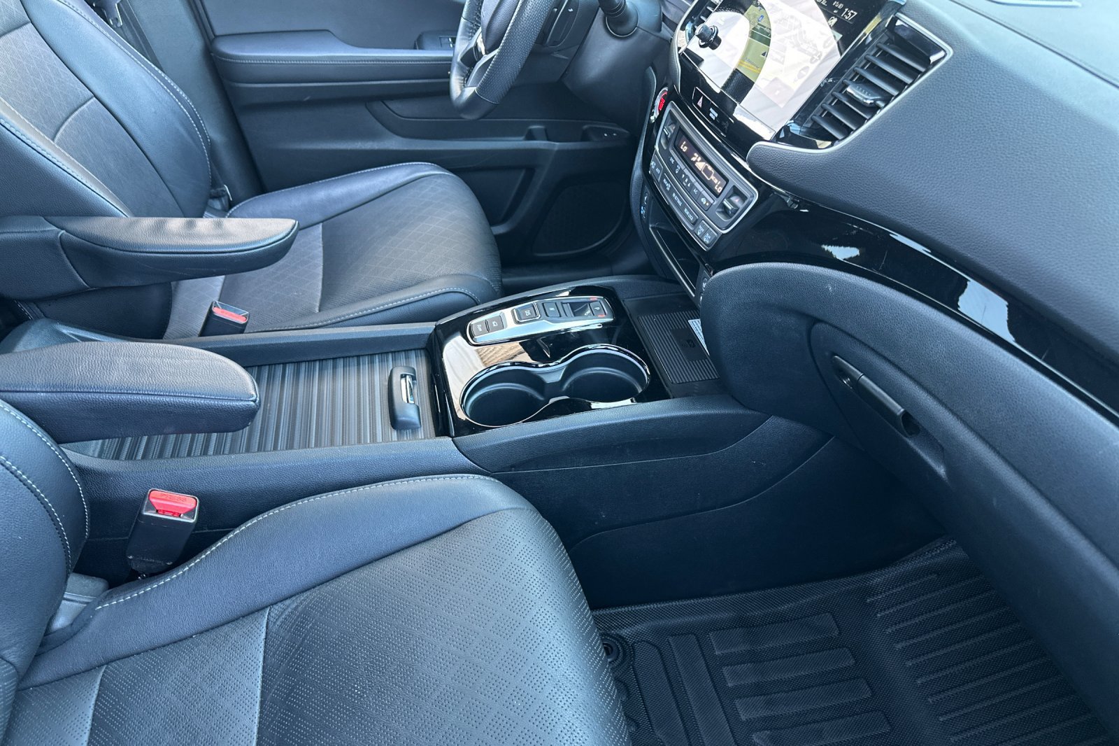 Used 2023 Honda Passport Elite image 16
